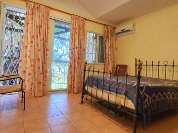 5 Bedroom Villa