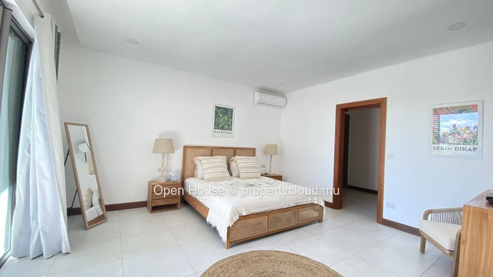 A VENDRE Appartement meublé - 3 chambres en suite - Piscine commune -  salle de gym - parking  en sous-sol privé . Id...