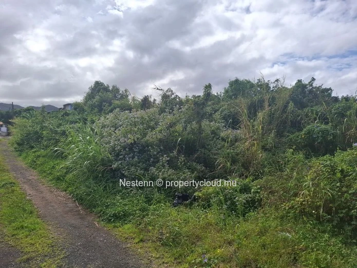 Spacious 4854 m² land just minutes from public beaches