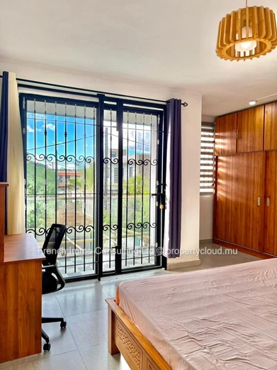 Villa 4 chambres, jardin et piscine a grand baie