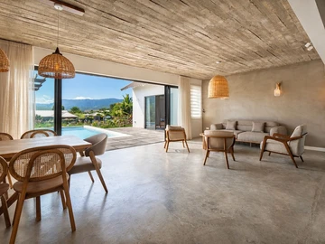 4 Bedroom Villa