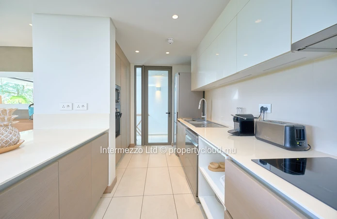Appartement IRS Mont Choisy Golf & Beach Estate — 2 ch. en suite, vue golf, piscine & accès plage | 820 000 €