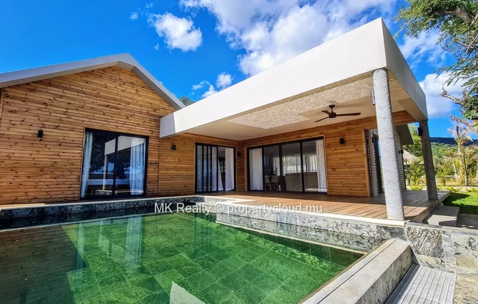 Villa À Vendre À  Petite Rivière Noire
