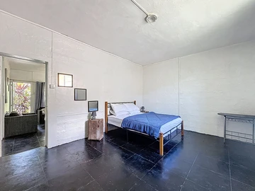 8 Bedroom House
