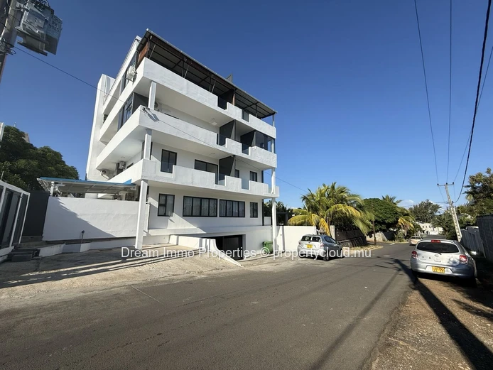 Studio meublé très lumineux avec vue mer à Flic en Flac – Ile Maurice