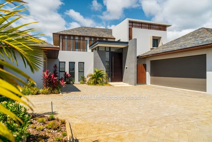 Villa de luxe exceptionnelle de 5 chambres au sein d'un domaine résidentiel prestigieux et sécurisé