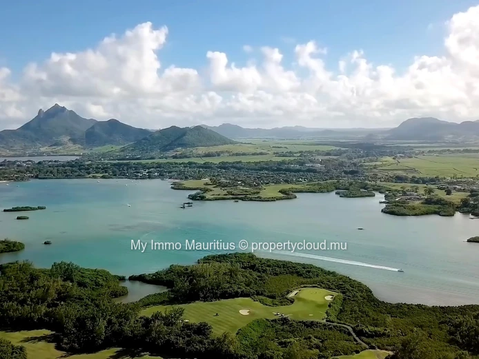 3-Bedroom Penthouse – Golf, Sea and Preserved Natural Environment