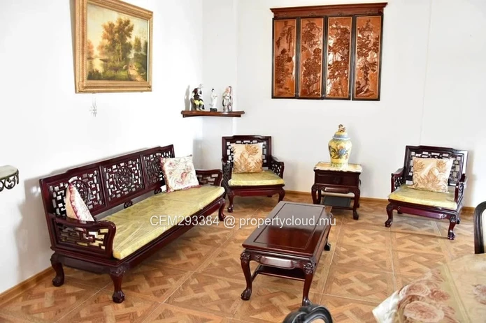 Appartement semi-meublé de 4 chambres à vendre à Beau Bassin Meldrum Towers