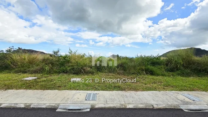 Residential Land - 551.2m2 - Pierrefonds - Ref. TE99926VE