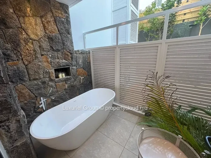 Pointe Aux Canonniers – Prestige Seafront Residence – Direct Beach Access