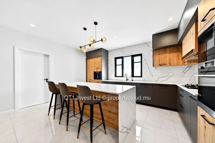 Luxury Turnkey Villa In Pereybere