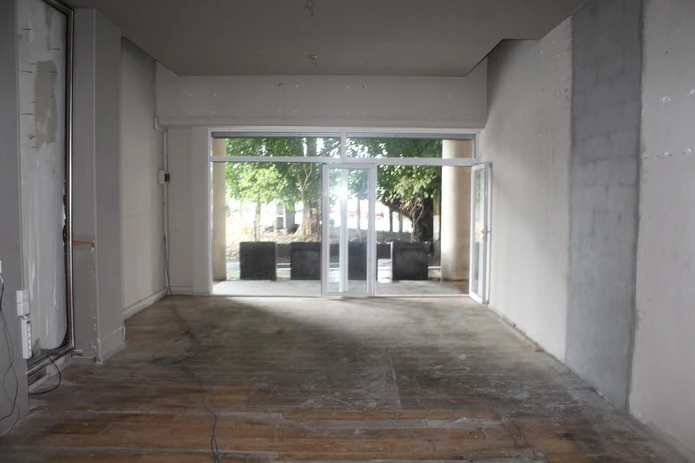 A VENDRE - Local commercial de 208 m2 à Quatre Bornes
