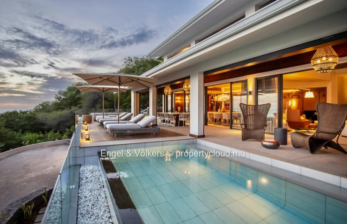 Ultra-Luxury Villa with Panoramic Lagoon Views in Black River, Mauritius