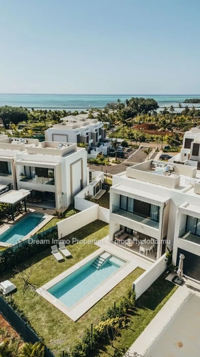 Townhouse raffiné de 3 chambres dans un village exclusif entre mer et golf à Haute Rive – Île Maurice