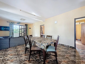 6 Bedroom House