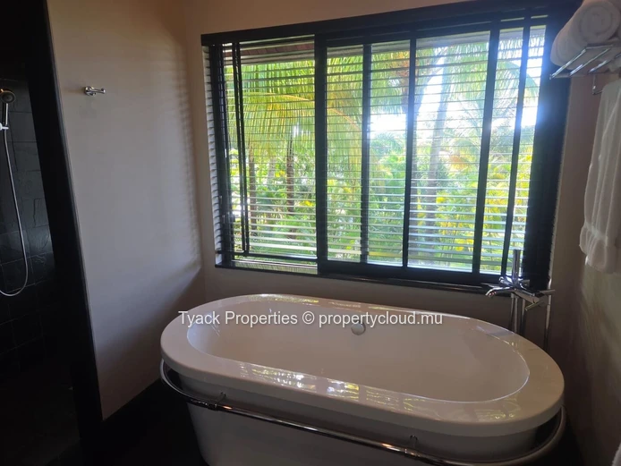 Exceptional Luxury IRS Villa with 5 En-Suite Bedrooms and Private Pool in Anahita Beau Champ