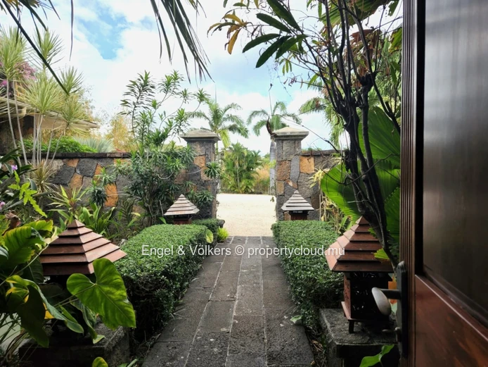 Large Family Home in Residential Estate