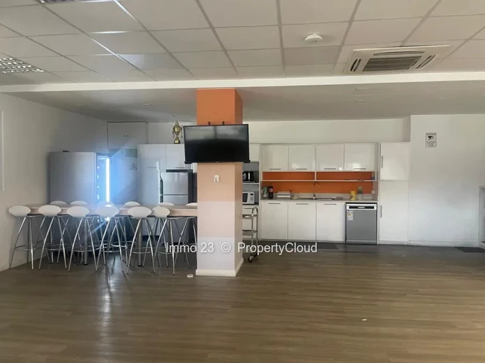 Office - 1500m2 - Eb00e8ne - Ref. BU89952LO