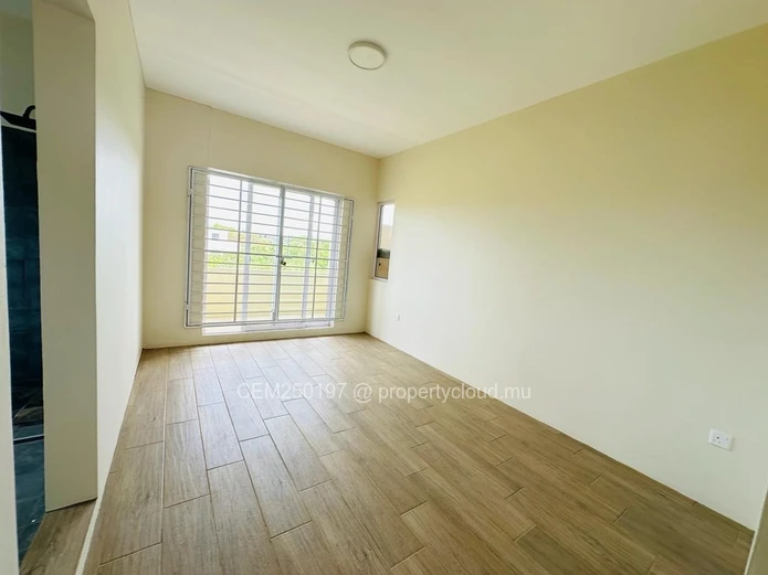 Villa neuve avec piscine à vendre à Pereybère