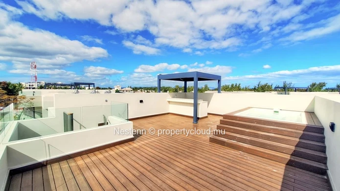 Superbe penthouse flambant neuf de 3 chambres
