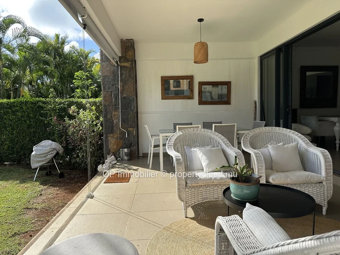 Appartement IRS 3 chambres avec piscine à vendre à Roches Noires