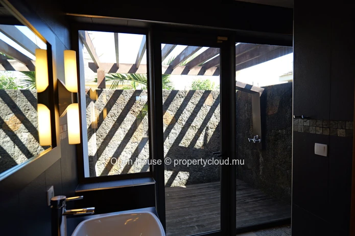 Villa de luxe 4 chambres avec piscine privée à vendre à Péreybère