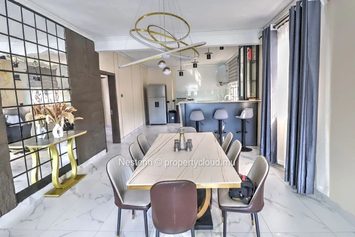 Spacieuse résidence familiale de 3 chambres avec salle de bains privative