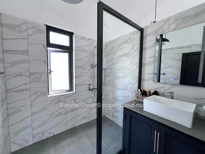 3-Bedroom Villa With Pool For Rent In Calodyne