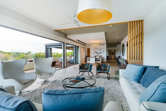 Penthouse for sale in Golf estate