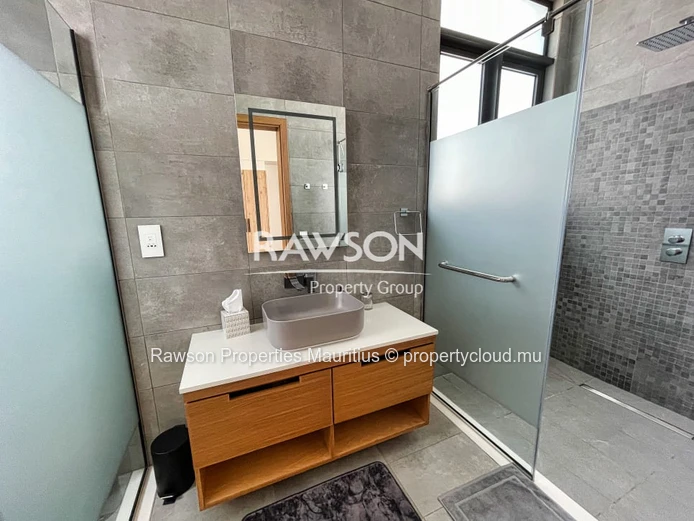 4 Bedroom Luxury Villa | Pool & Garden | Péreybère | Accessible To Foreigners | €