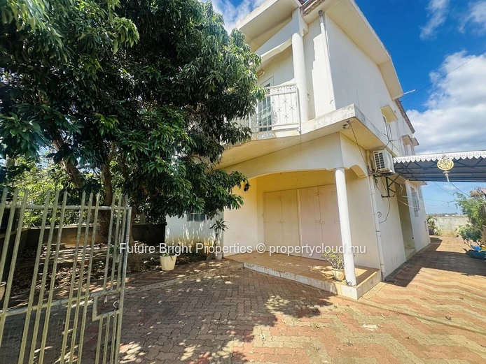 Charming Family Home with Dual Living Potential – For Sale
