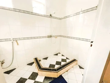 6 Bedroom House