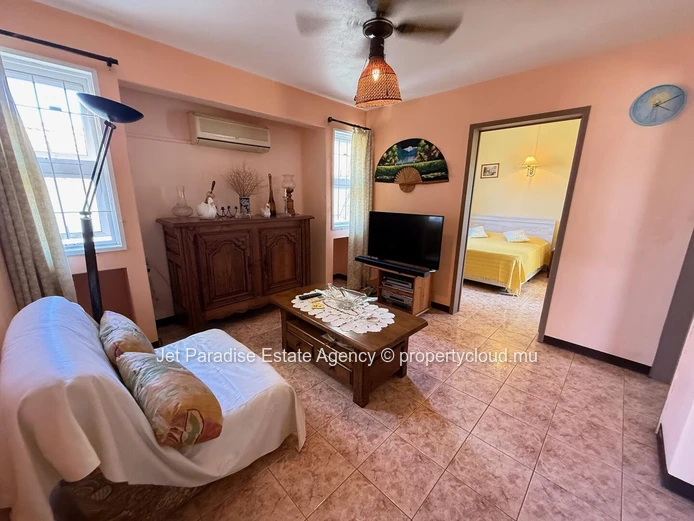 Stunning 3-Bedroom House for Sale in Flic en Flac - with Garden and Garage 