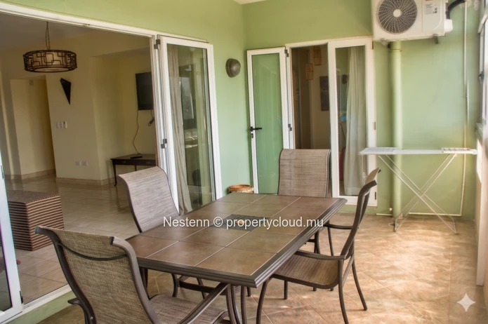 Spacious 3-bedroom apartment with mountain view