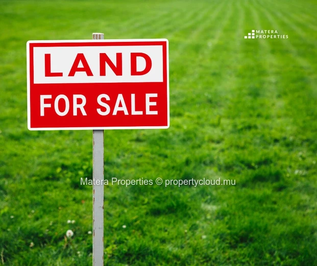 Residential Land for Sale in Petit Raffray - 422m² - Rs 2,750,000 M 
