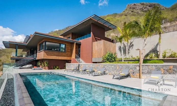 Exceptional 4-bedroom villa - Panoramic view of Le Morne & spectacular sunsets