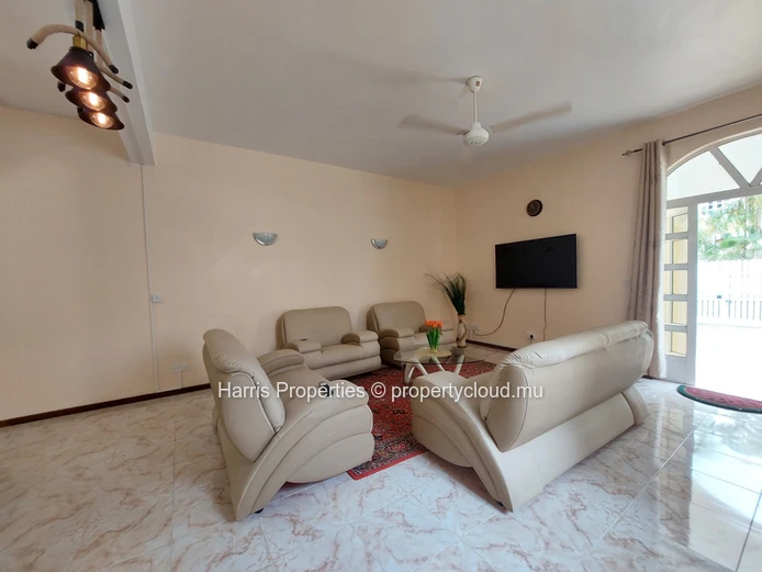 Charming Individual House for Rent in a Secure Residential Complex in Pereybere