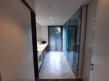 5 Bedroom Villa