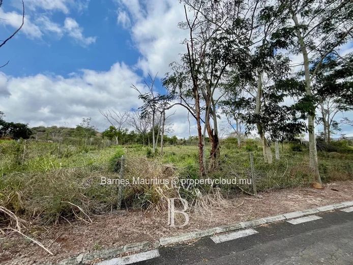 BLACK RIVER  – Residential Land – 1,064 m²