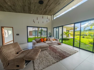 4 Bedroom Villa