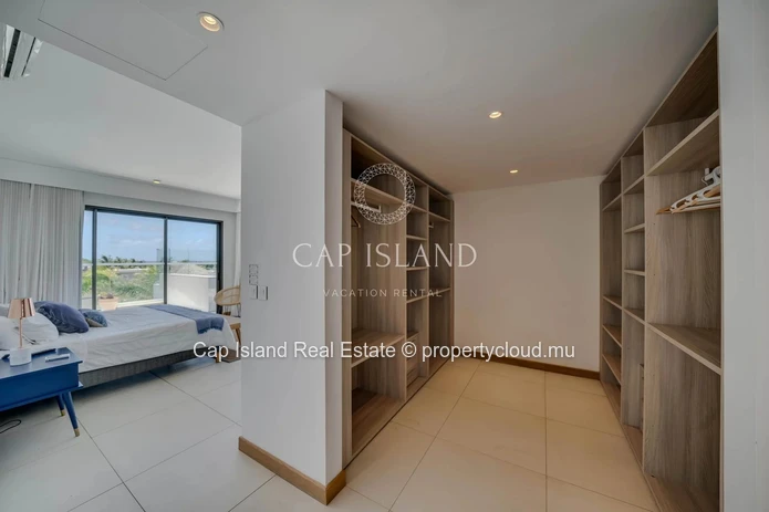 4 Bedroom Penthouse with Panoramic Sea View