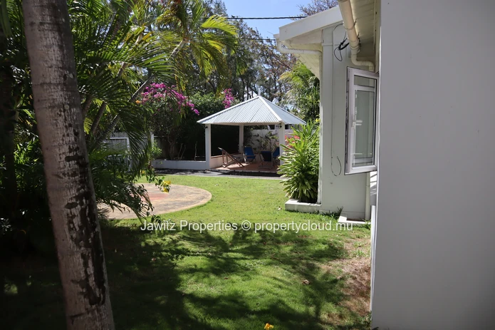 Beachfront Mauritian charm — two homes, one timeless address