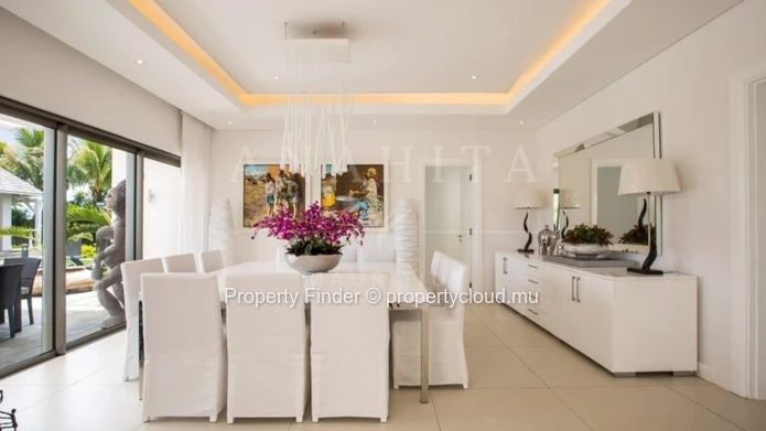 Villa Exclusive de 4 Chambres avec une Vue Imprenable sur le Golf