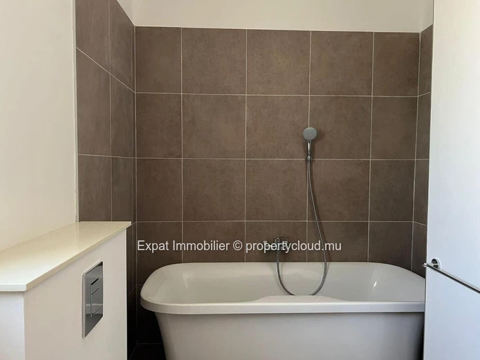 Villa moderne 3 chambres en résidence sécurisée – À louer à Péreybère