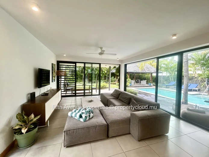 BLACK RIVER - 4 Bedrooms villa with mountain views