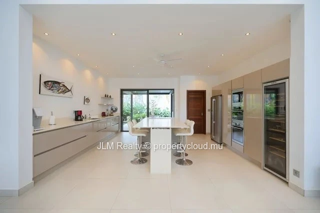 For Sale: Contemporary 4-Bedroom En-Suite Villa with Heated Swimming Pool, Grand Baie, Mauritius