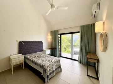 5 Bedroom Villa