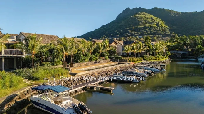 Penthouse à Vendre – 3 Chambres, La Balise Marina, Côte Ouest