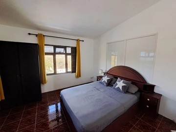 Maison de 8 Chambres