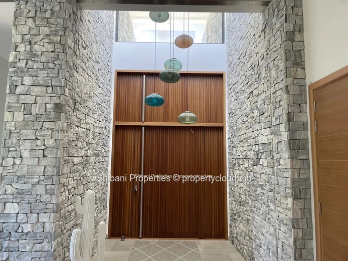 Villa d’Exception de 4 Chambres à Vendre à Pereybere – Un Refuge Luxueux à Deux Pas de la Plage